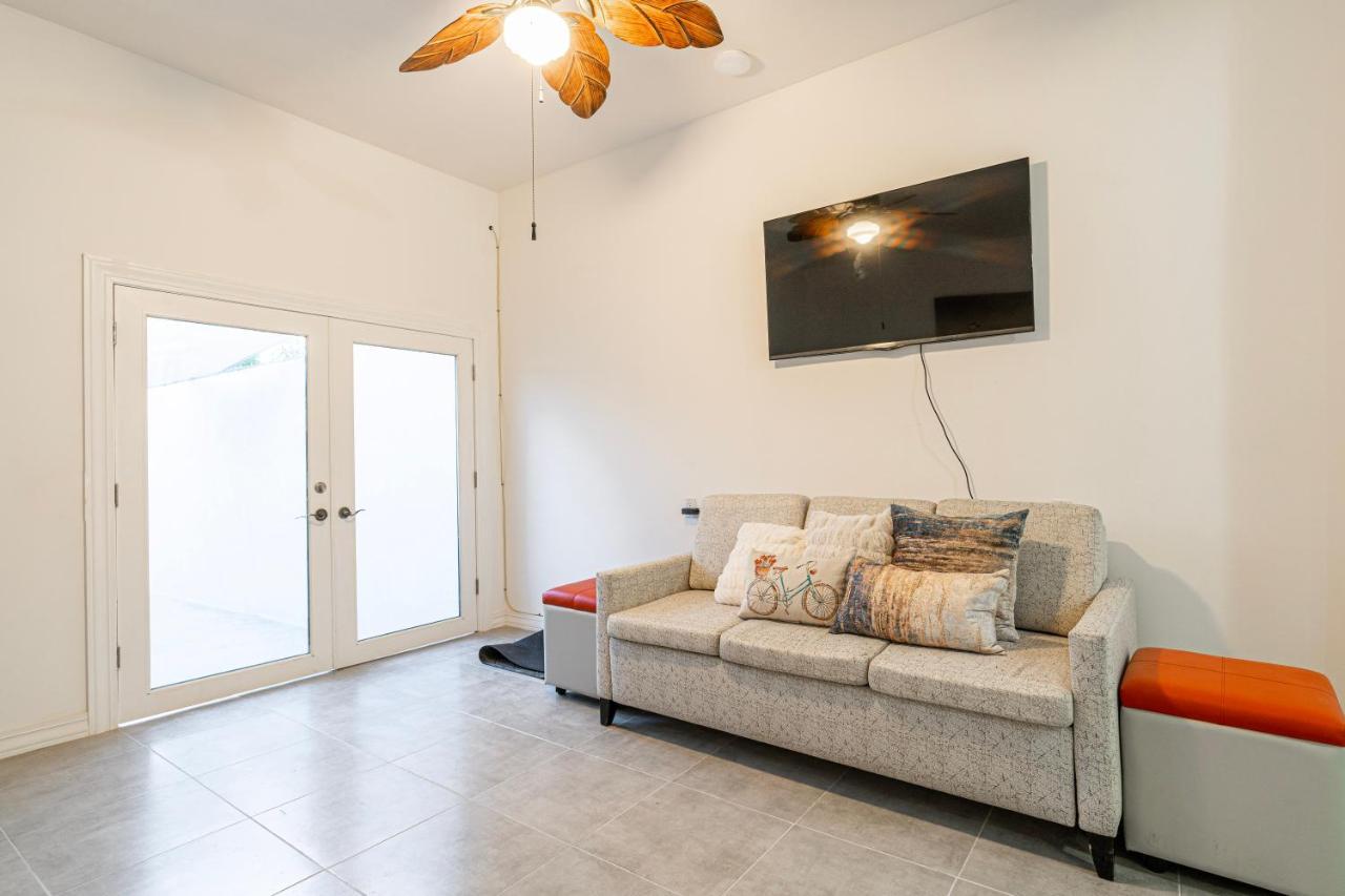 2 Br/ 1 Ba Home, Sleeps 10, 1 Min Walk To Rosarito Beach Zewnętrze zdjęcie